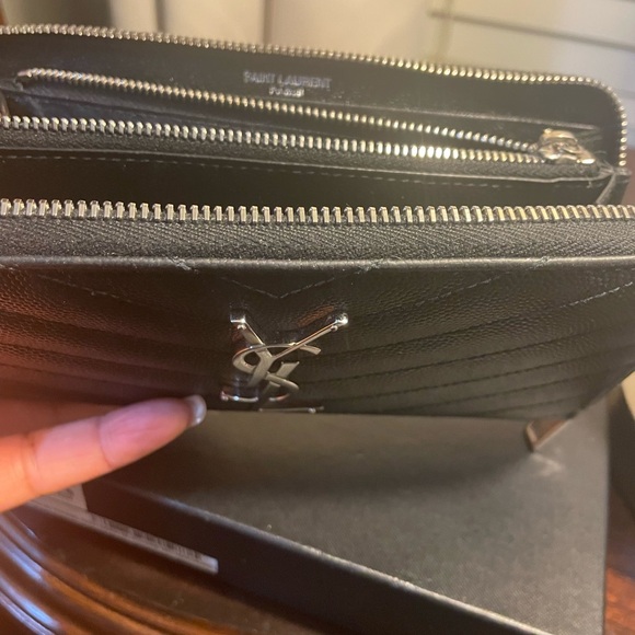 Saint Laurent Cassandré zip around wallet with silver hardware - Picture 3 of 9